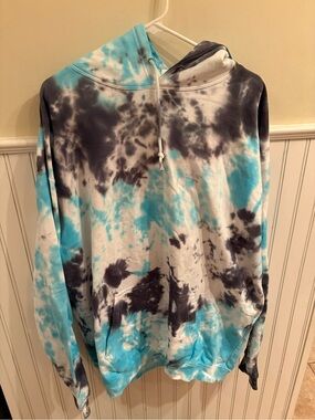 Freeway Tie-Dye Crewneck Hoodie in Blue, Black, White